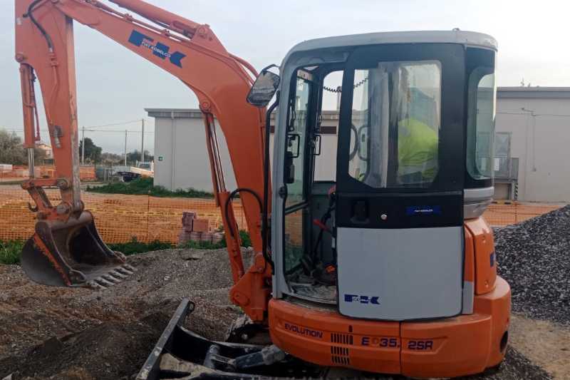 OmecoHub - Immagine FIAT KOBELCO E35.2SR